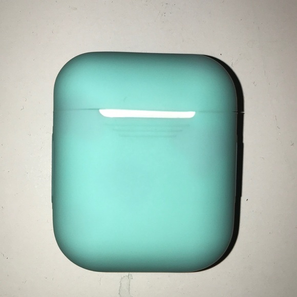I am selling this Teal Airpods case - Picture 1 of 4